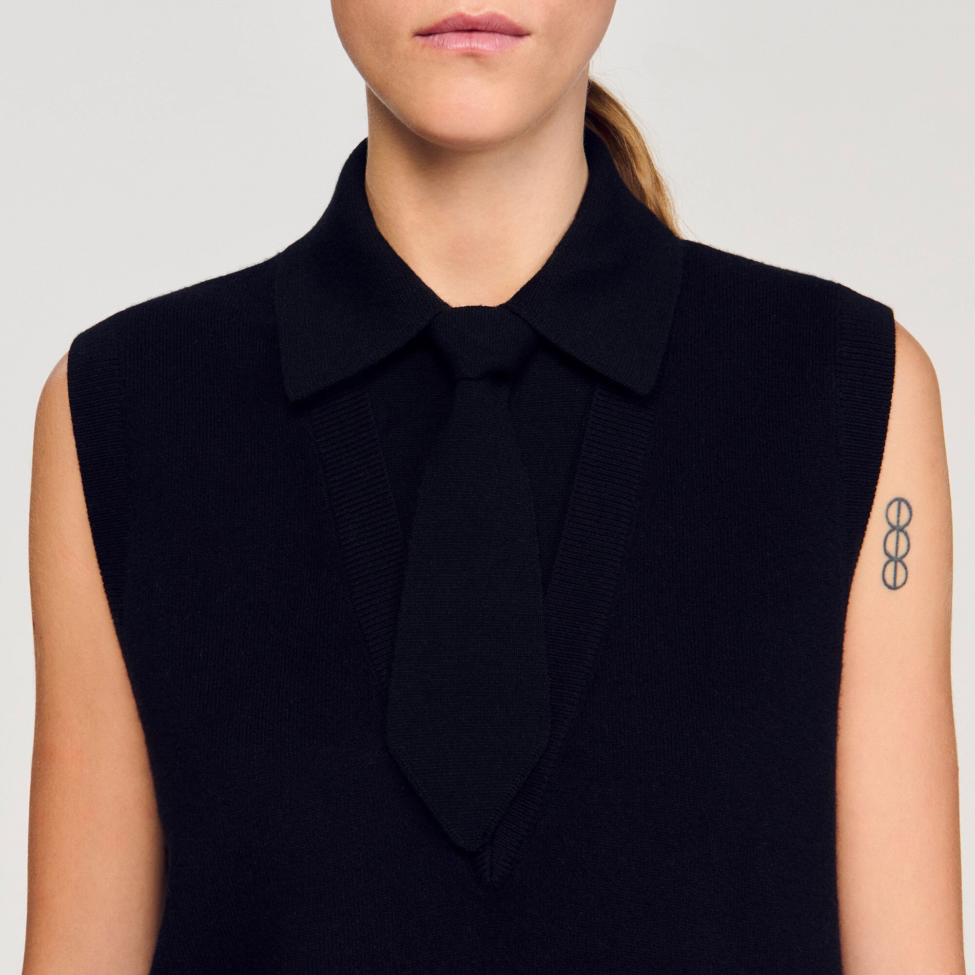 Maglione con cravatta