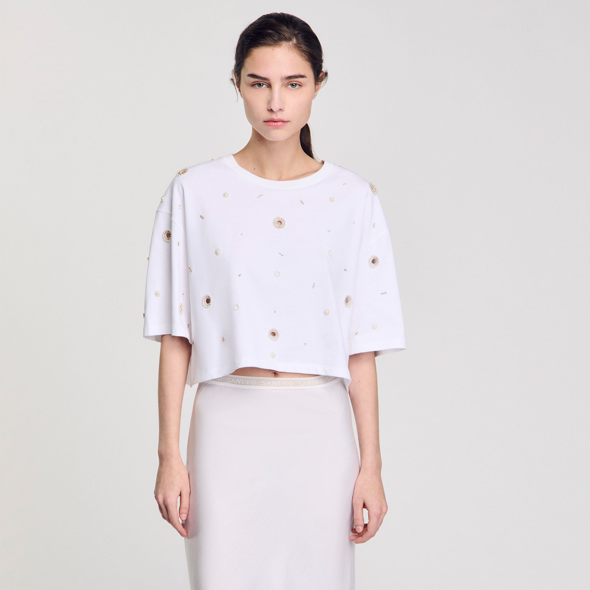 T-shirt corta con perline