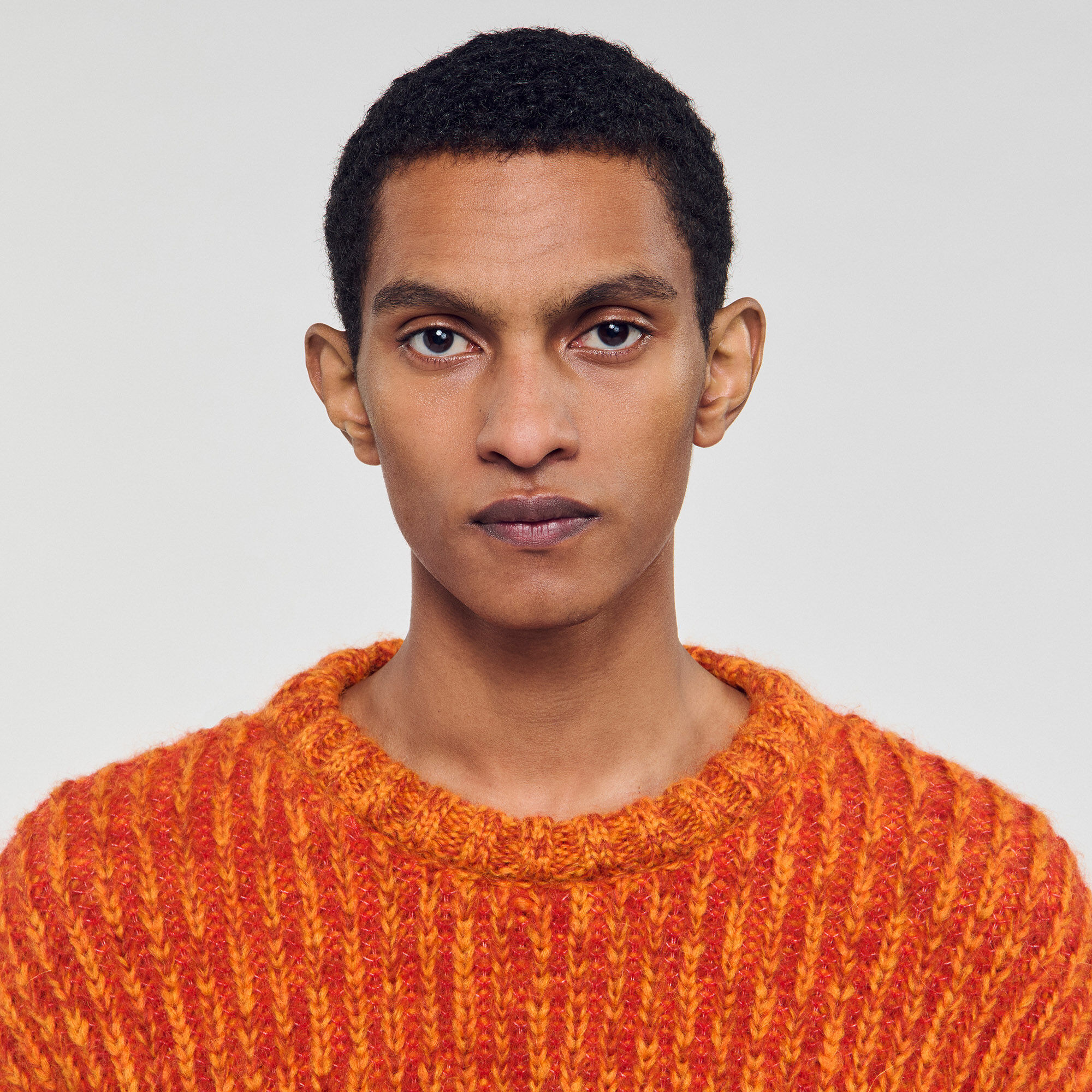 Maglione girocollo maniche lunghe