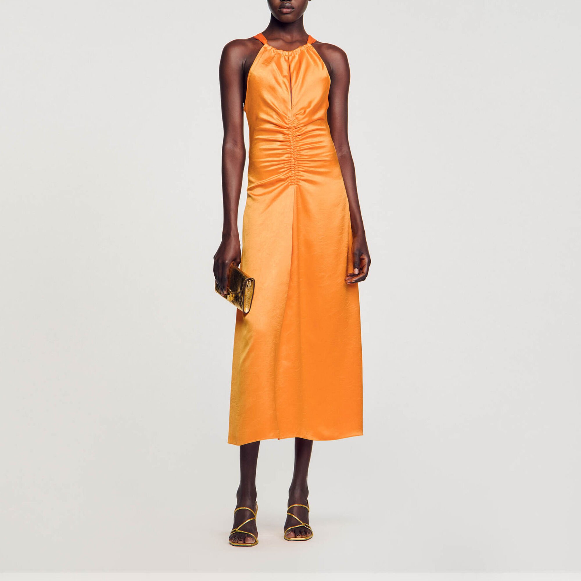 Abito lungo satinato arricciato giallo arancione da donna Sandro Paris