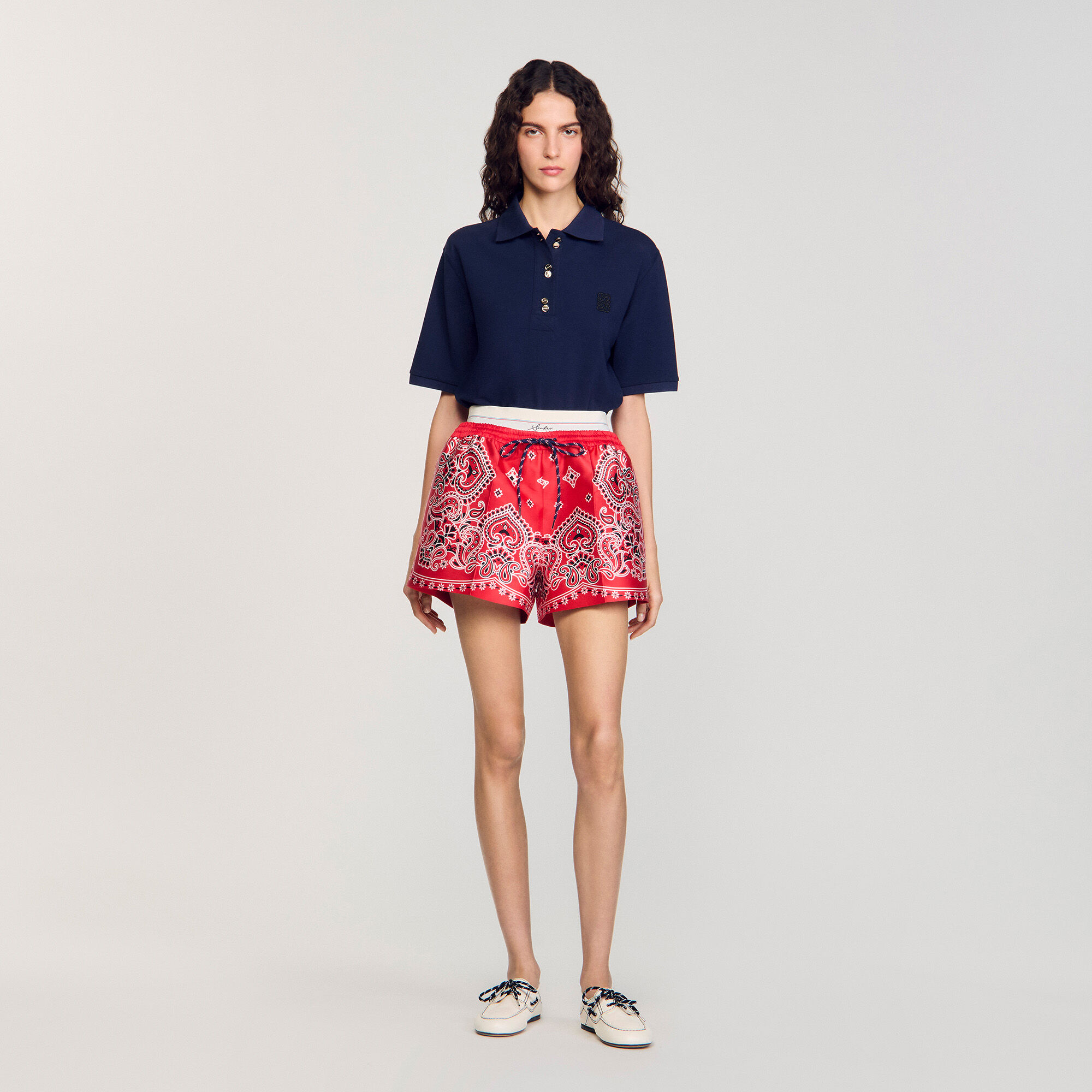 Shorts con stampa a bandana