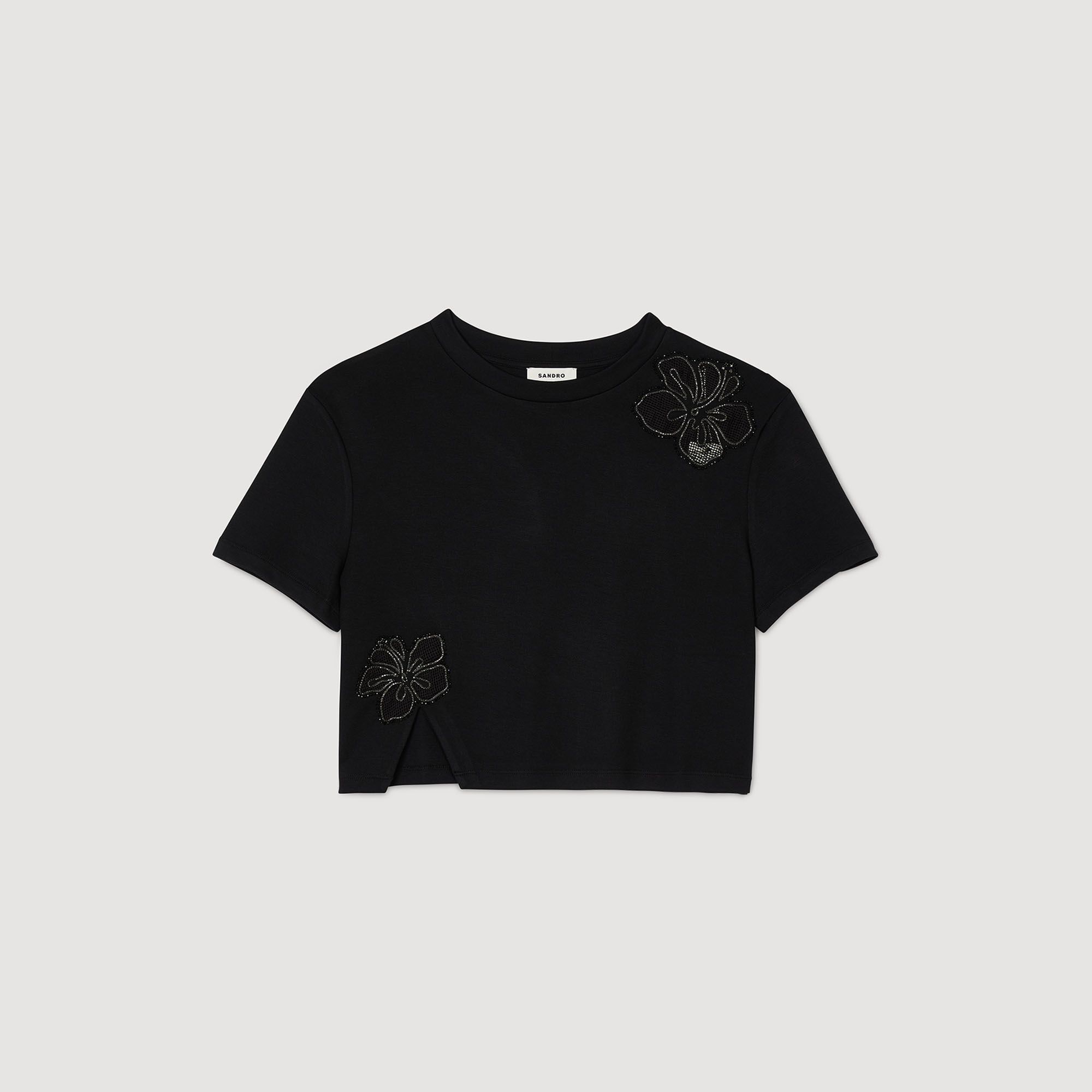 T-shirt con fiori ricamati