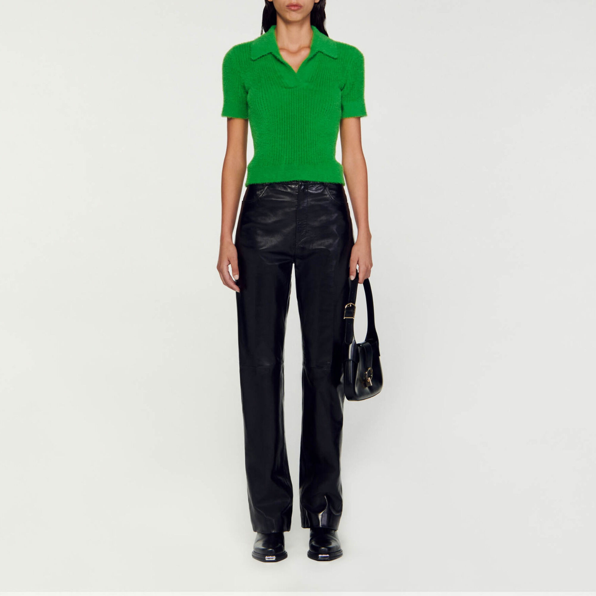 Strickpullover im Polo-Stil