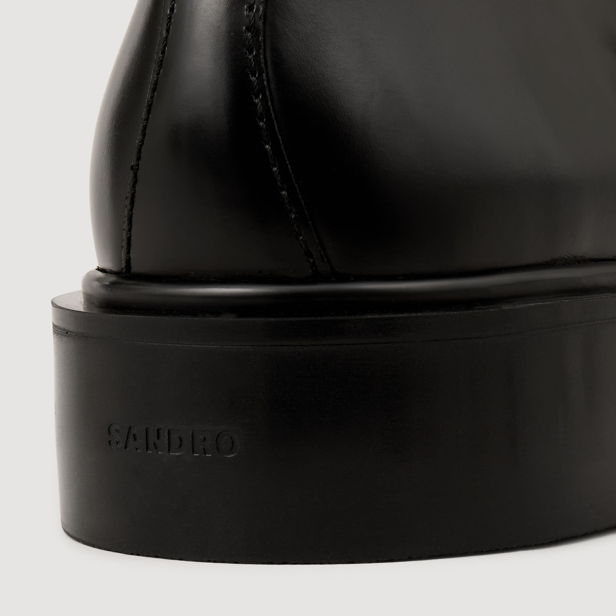 Derby in pelle lucida