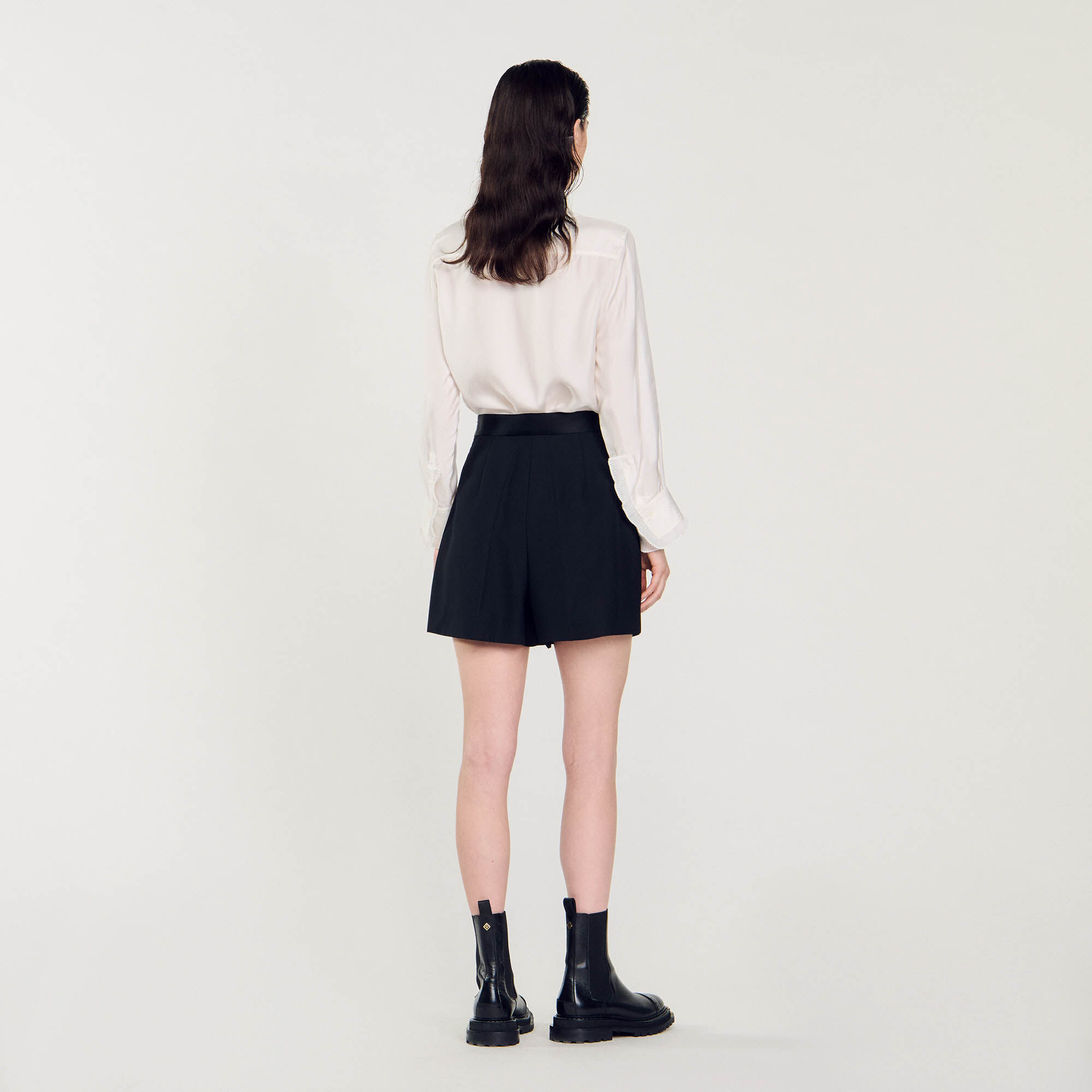 Short a vita alta con bottoni