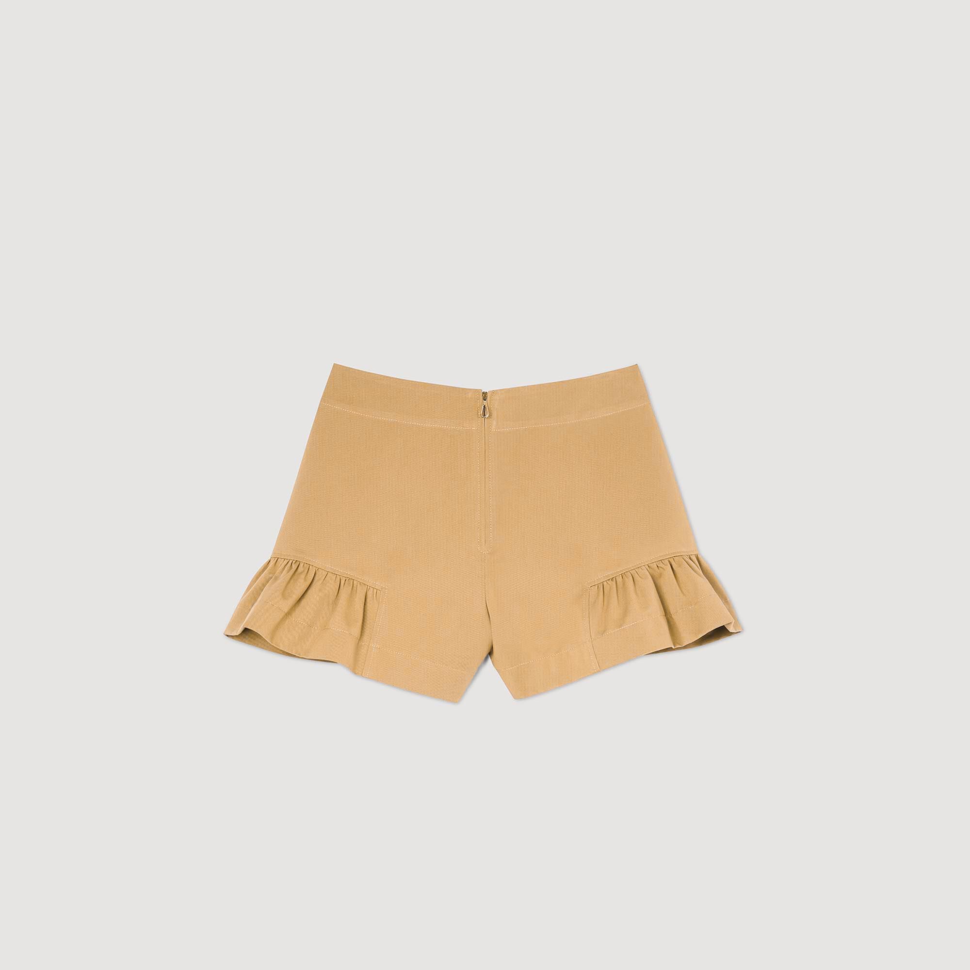 Shorts con volant