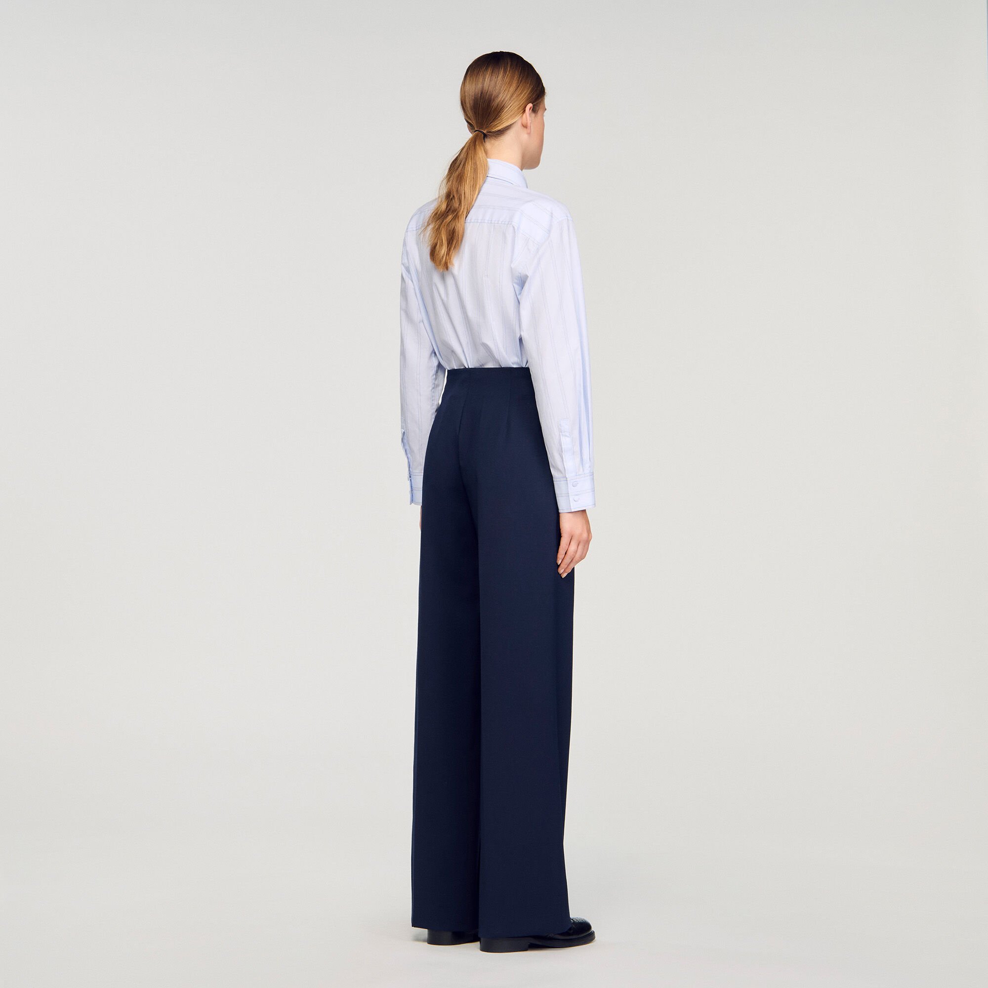 Pantaloni dritti asimmetrici