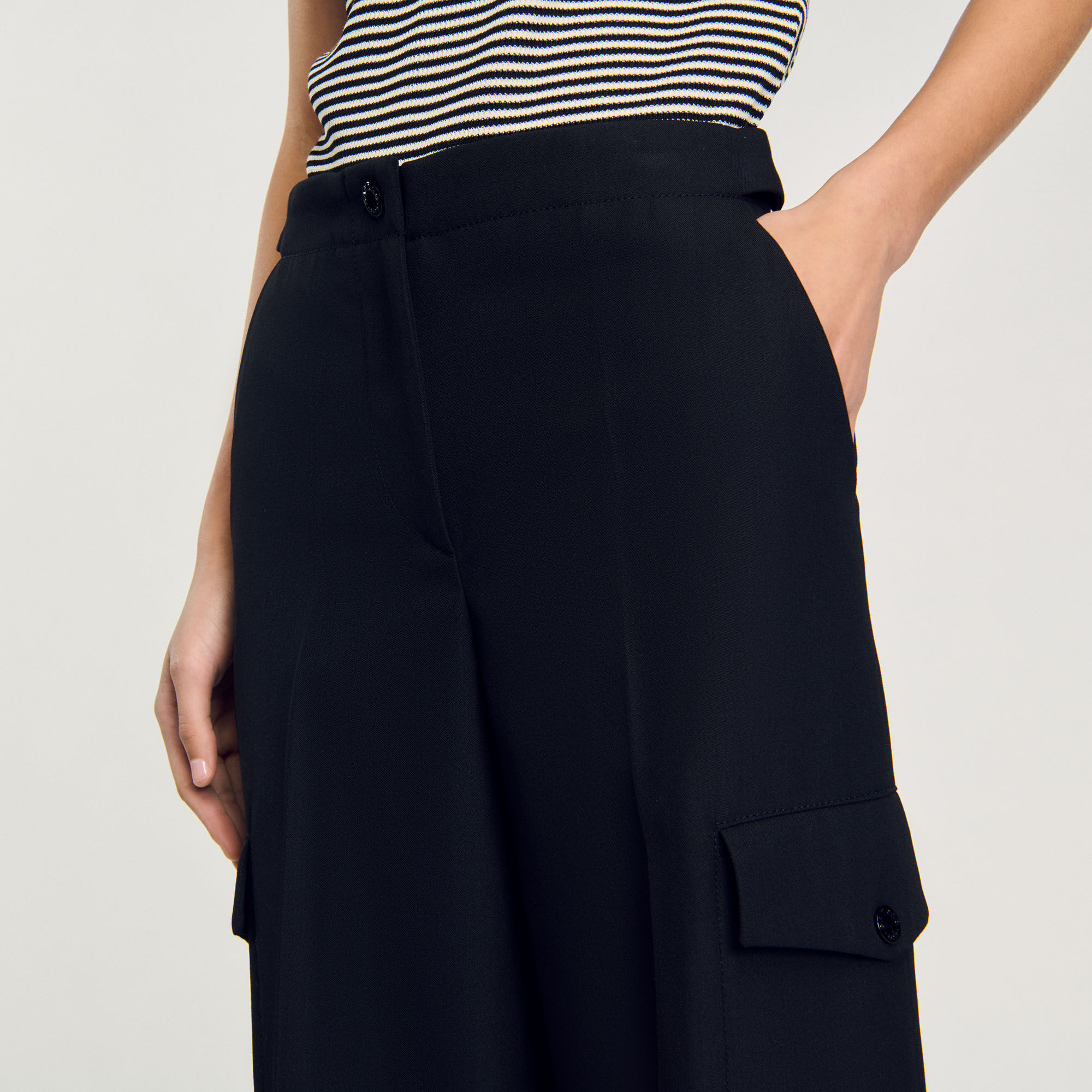 Pantaloni larghi