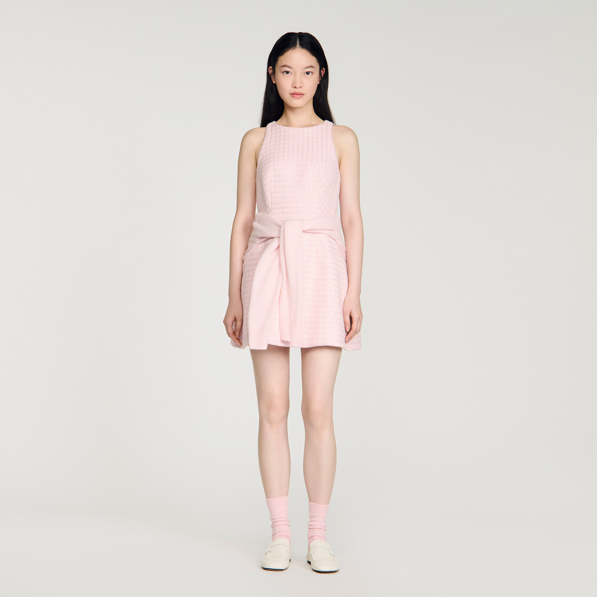 Abito corto in tweed con paillettes