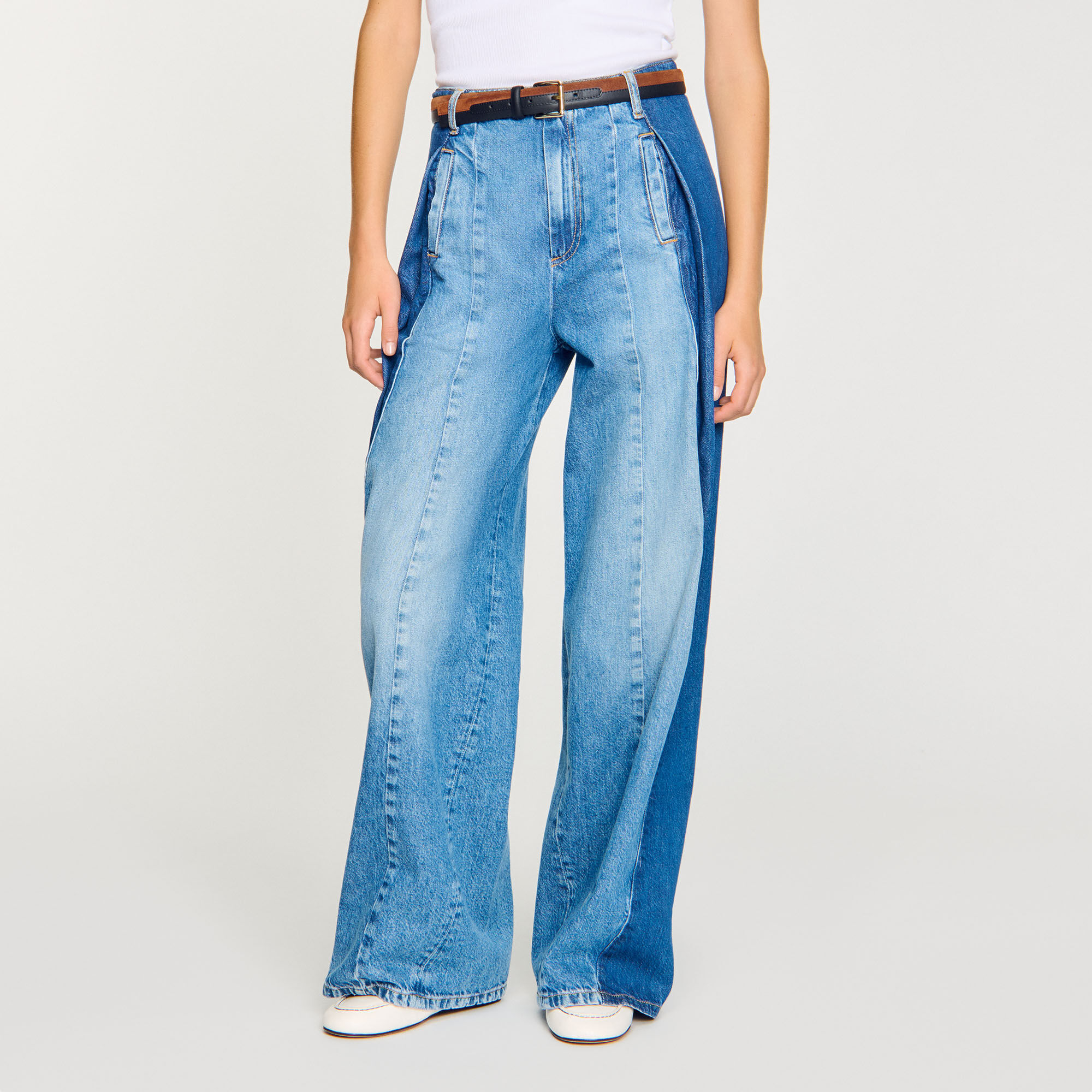 Jeans con inserti a contrasto