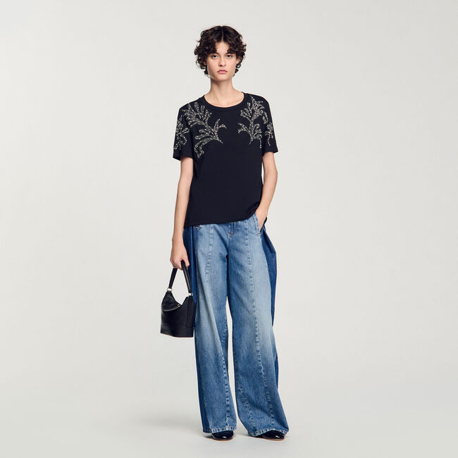 T-shirt con dettagli ricamati
