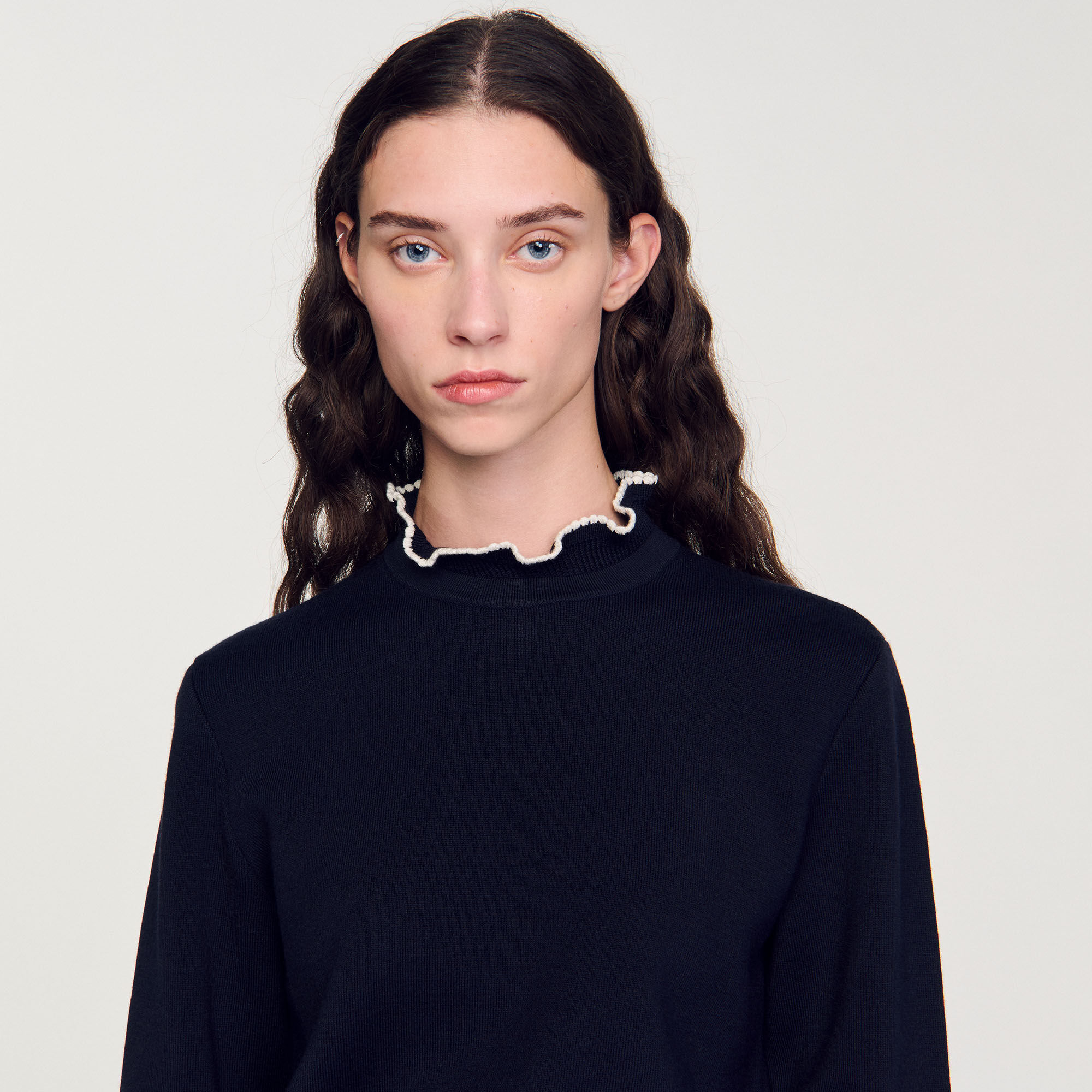 Maglione con collo arricciato