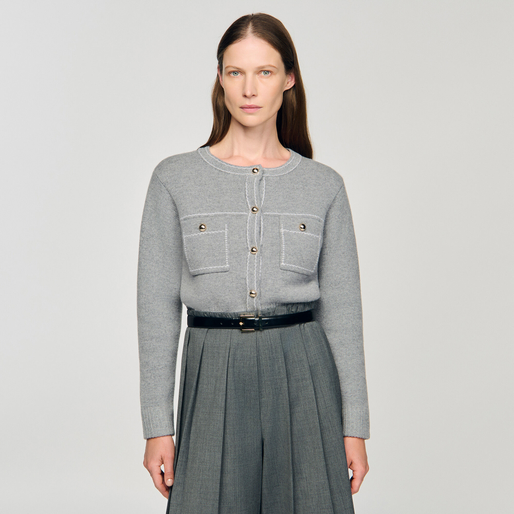 Cardigan con cuciture a contrasto