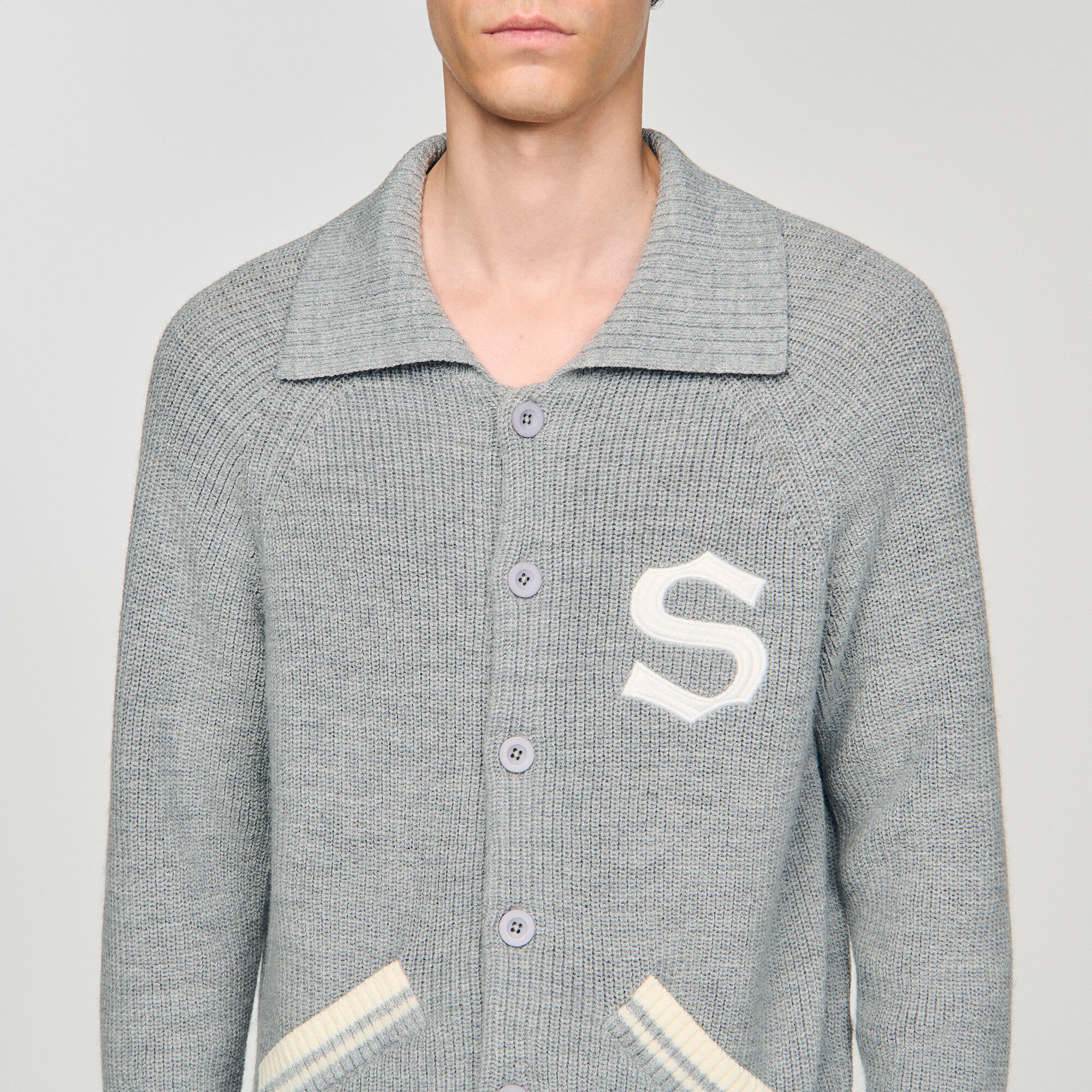 Cardigan in lana con patch S