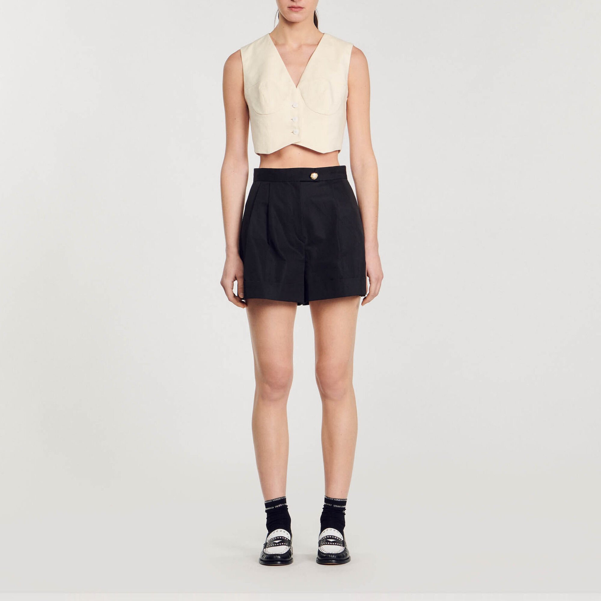 Shorts in gabardina