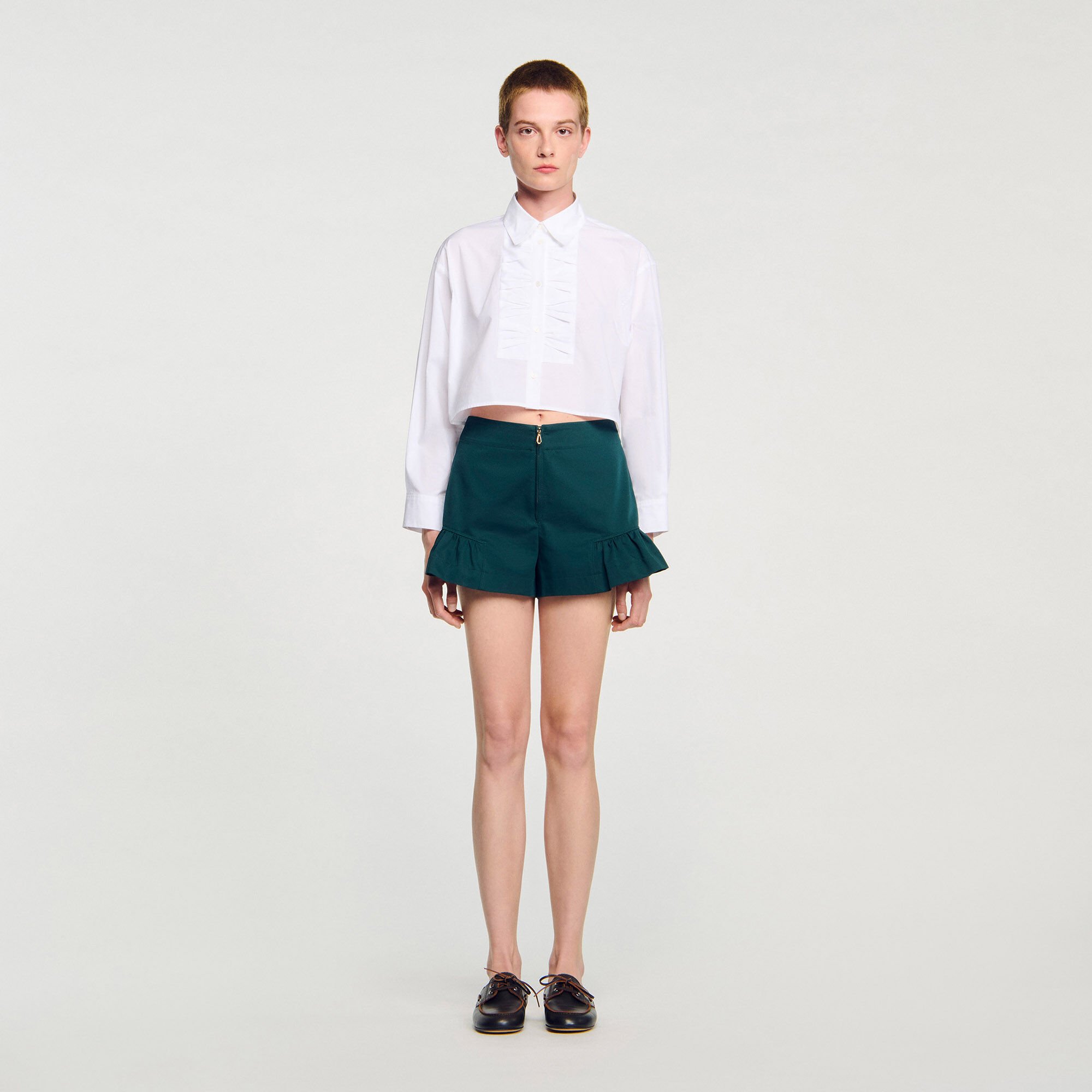 Shorts con volant