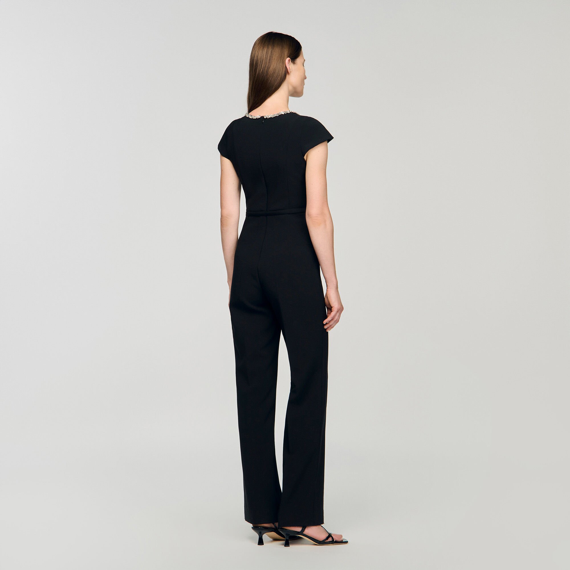 Tuta pantalone con col decorato