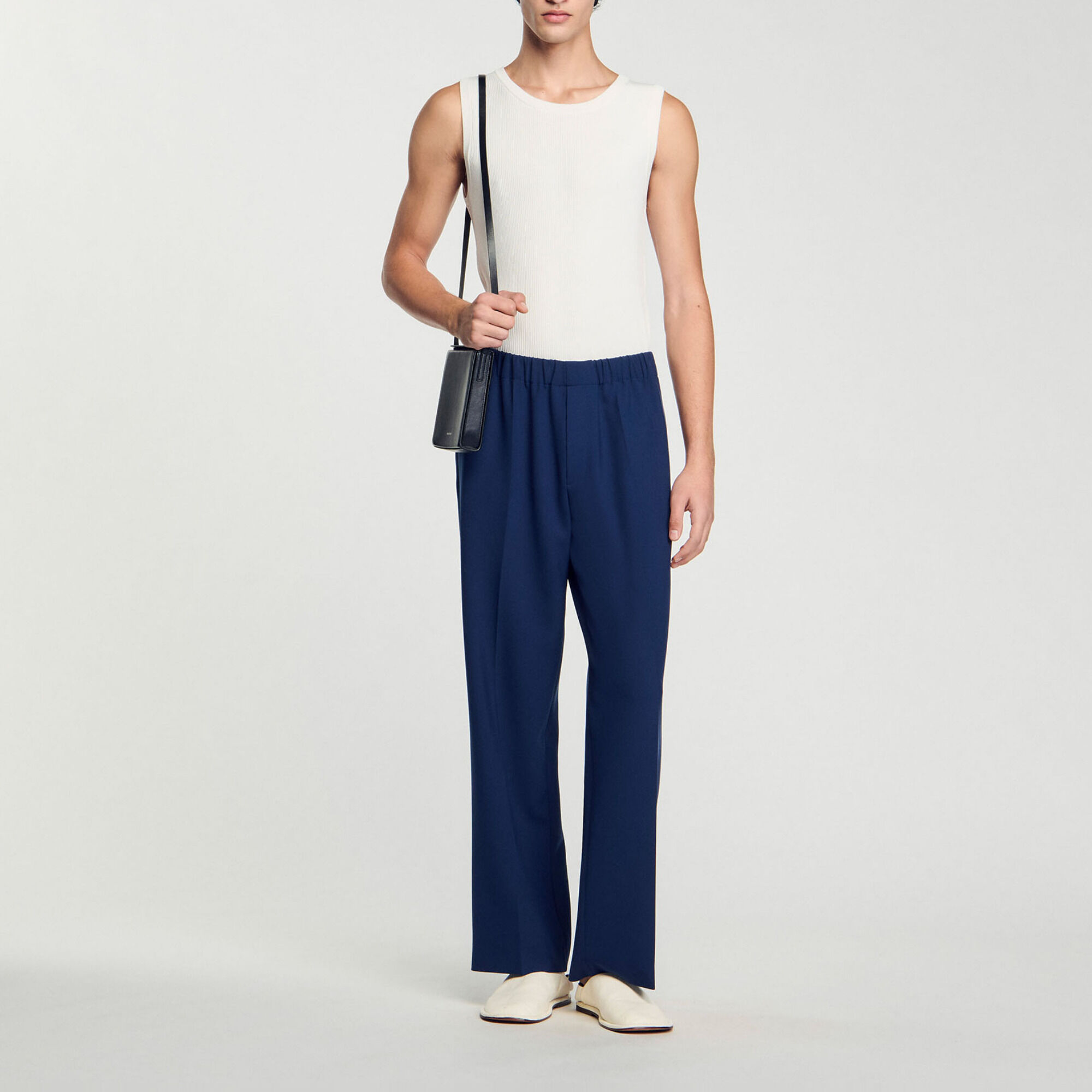 Pantaloni larghi