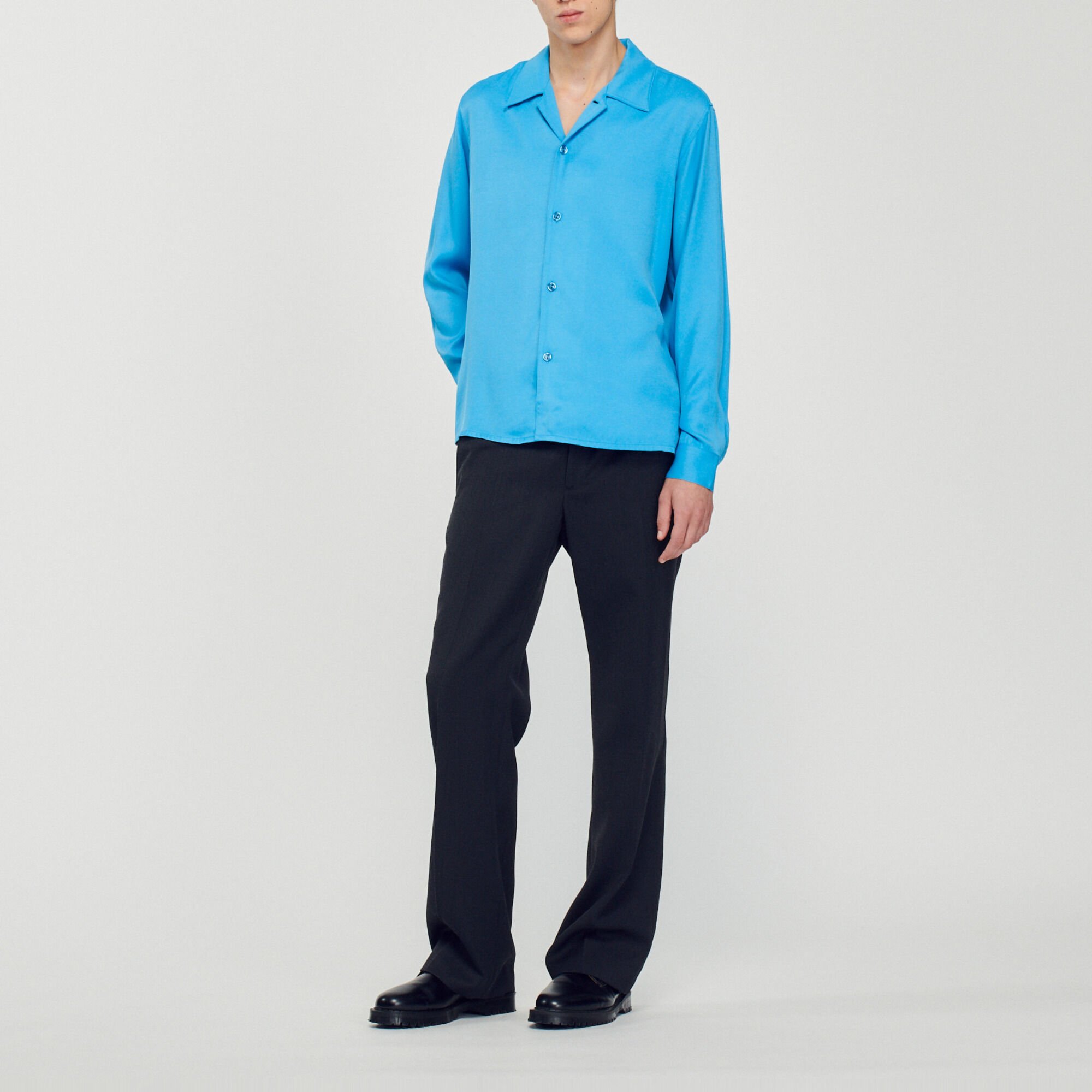 Camicia fluida con collo a pescecane