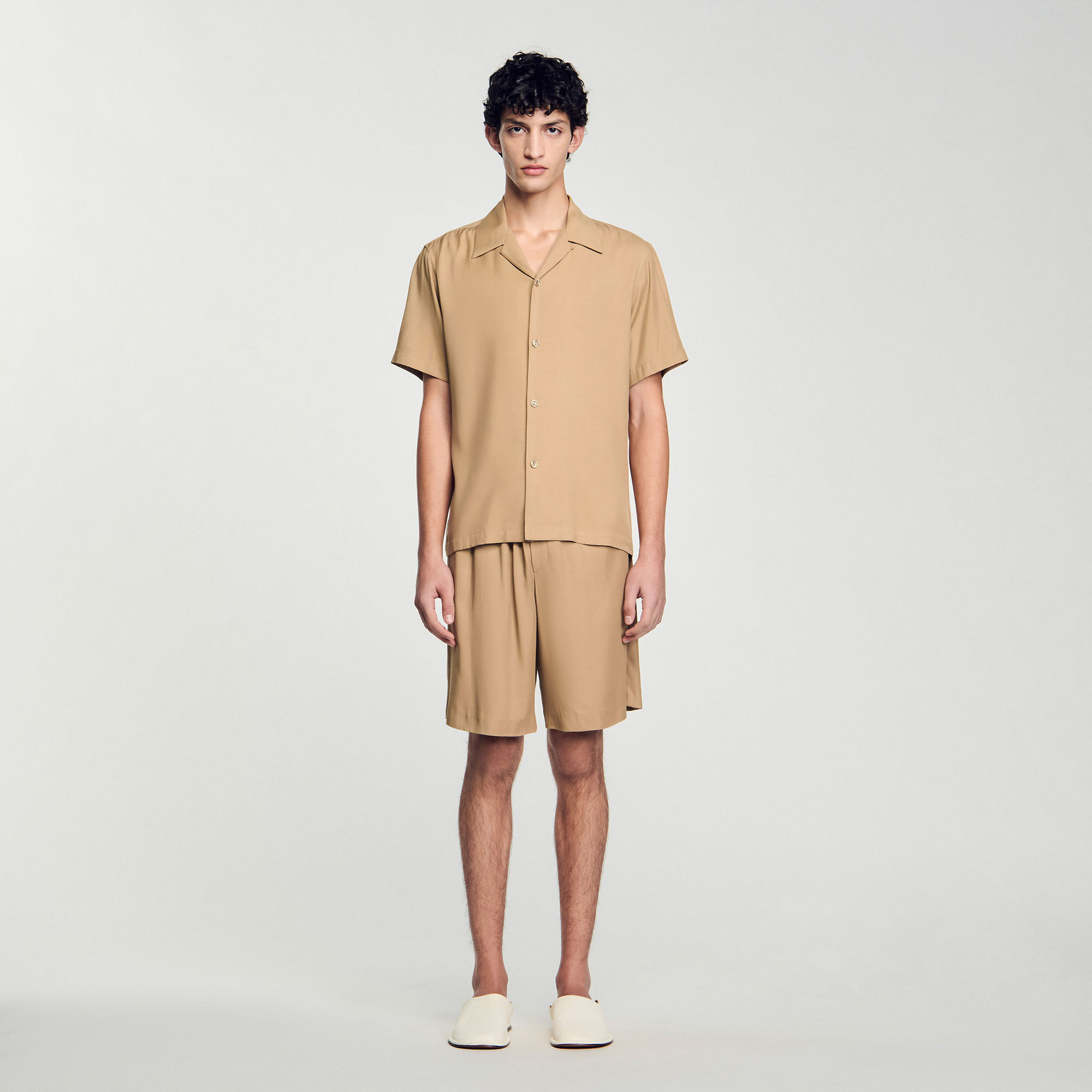 Camicia con colletto aperto