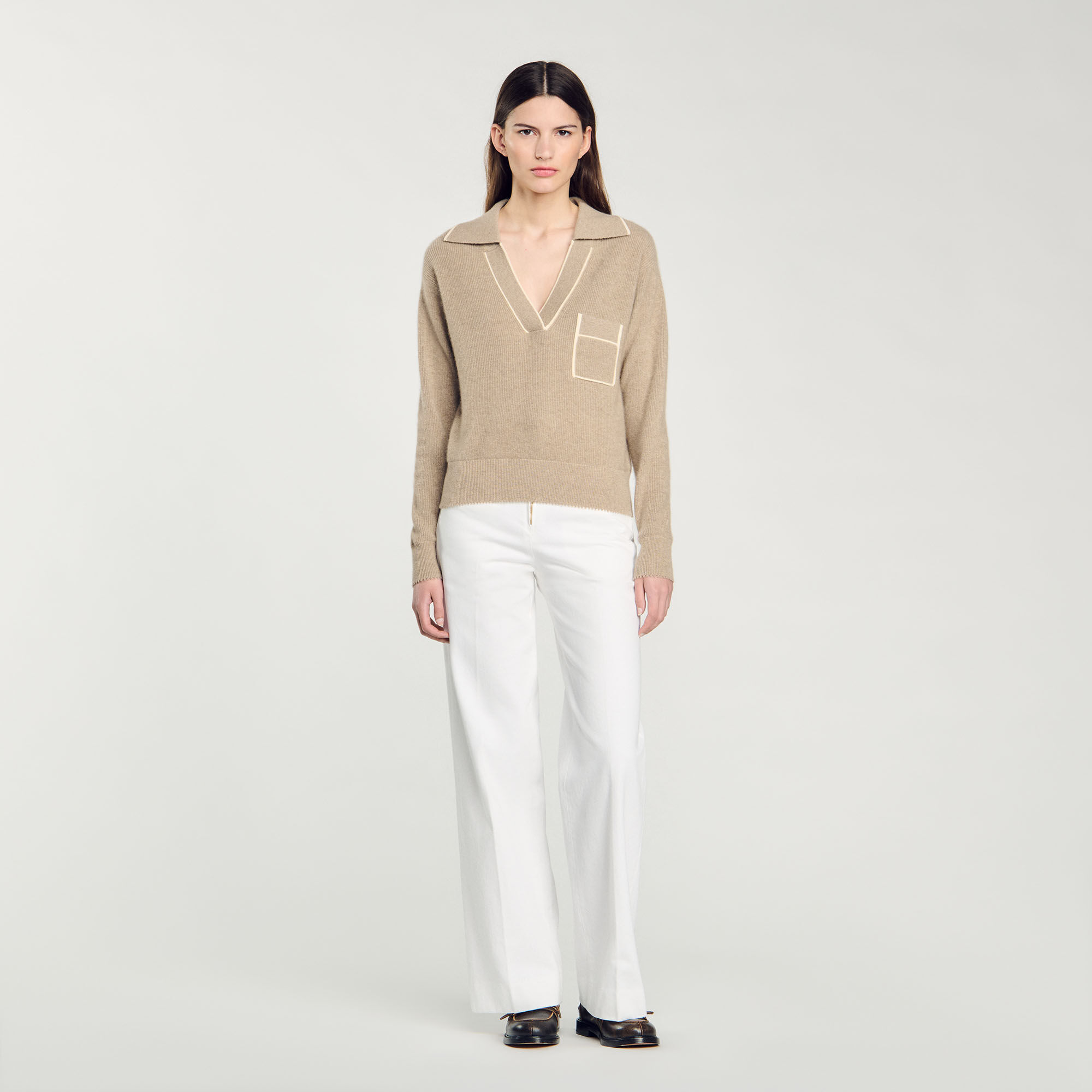 Maglione con colletto a polo aperto