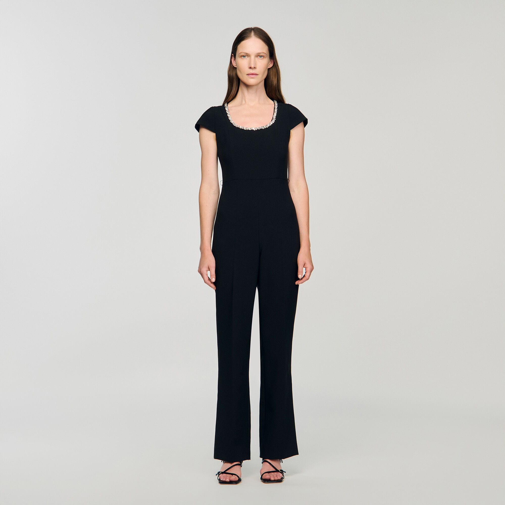Tuta pantalone con col decorato