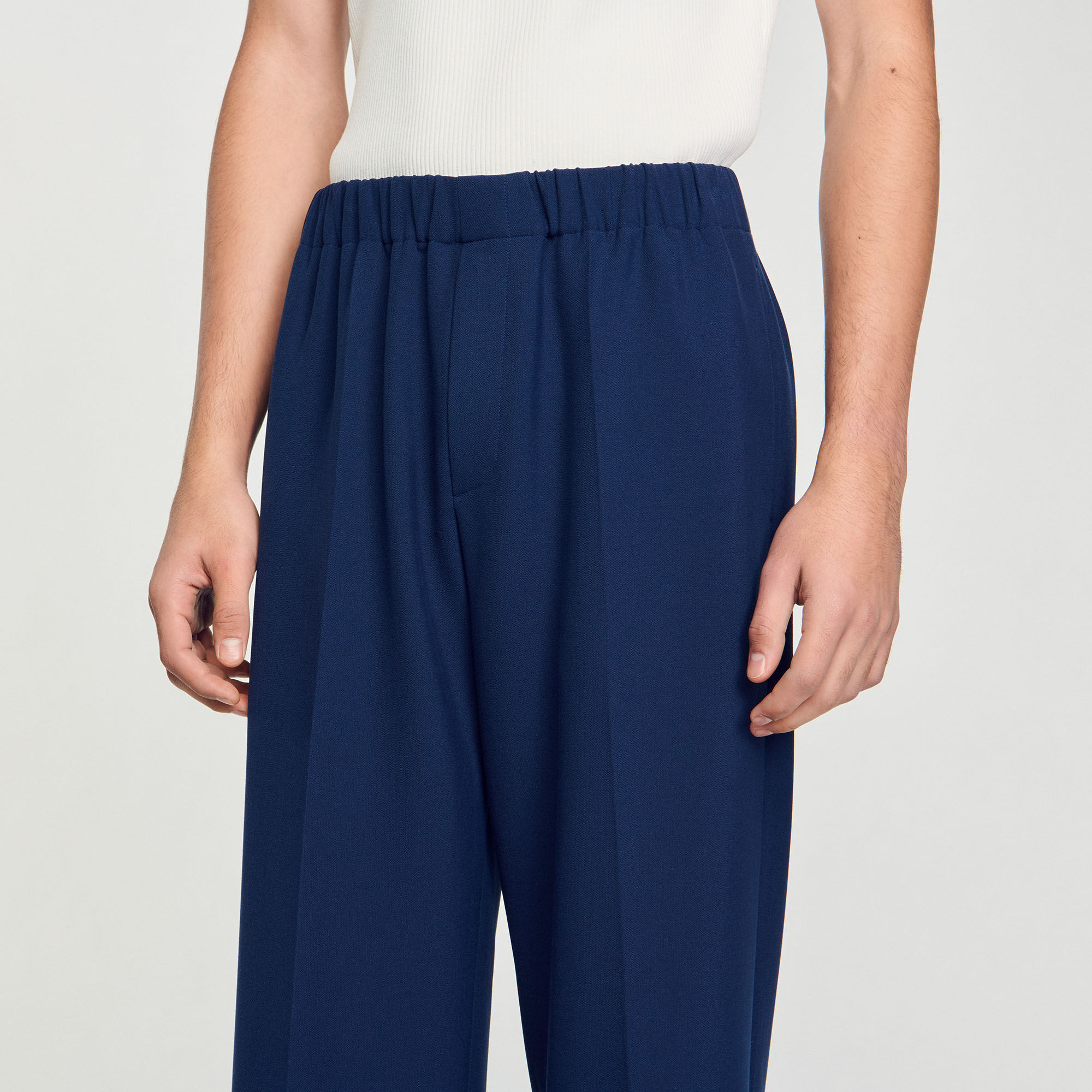 Pantaloni larghi