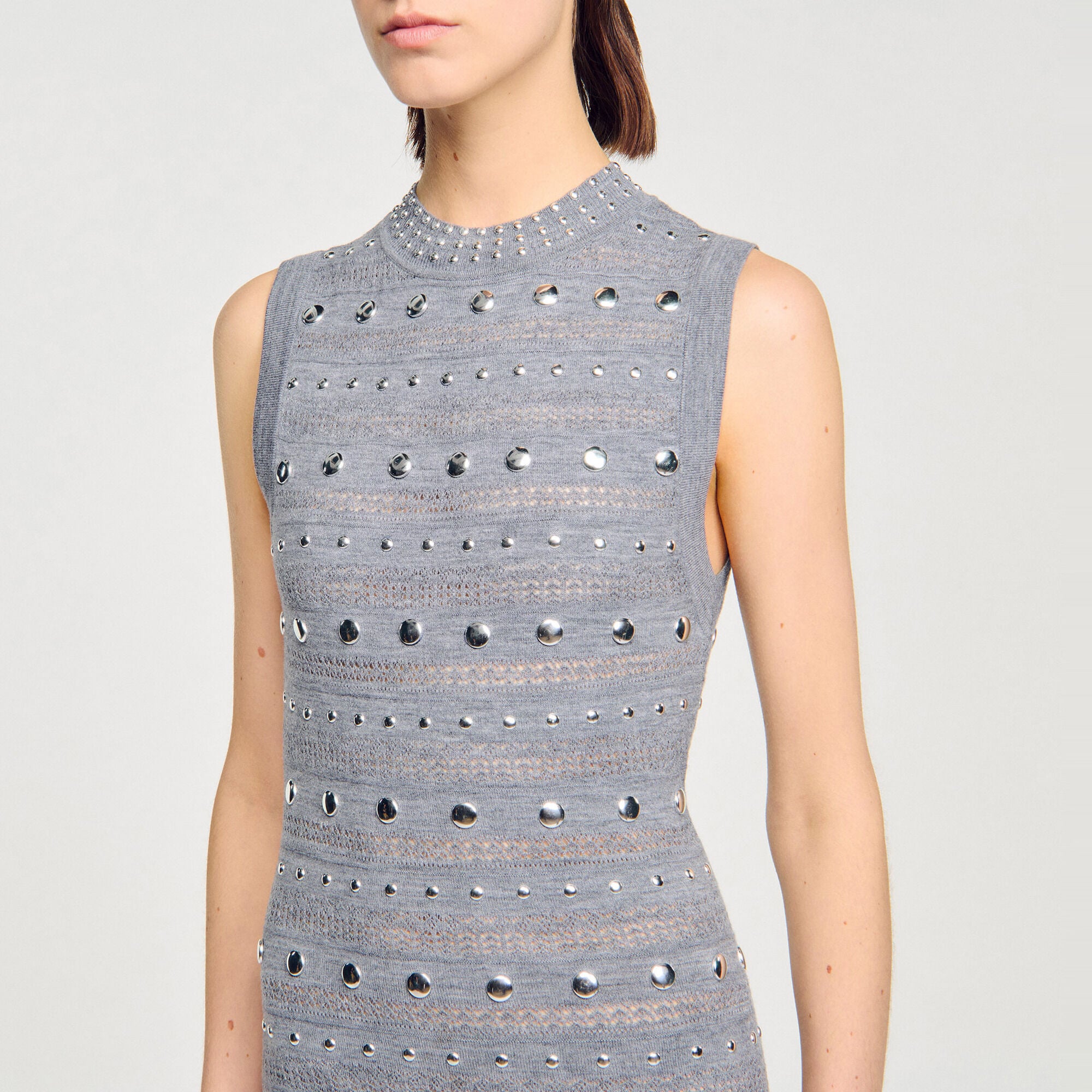 Abito lungo in maglia ornata con borchie - Donna | Sandro