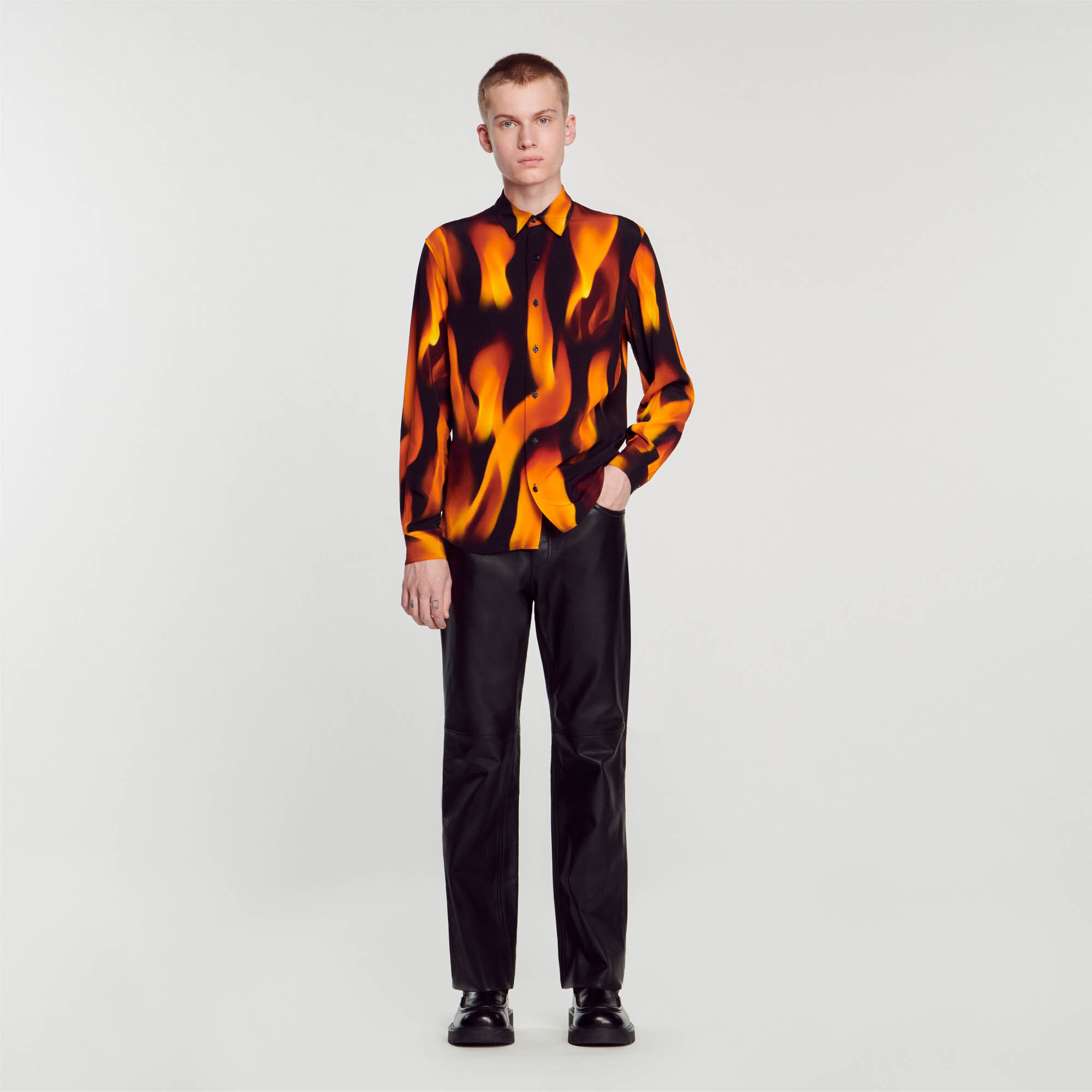 Camicia con motivi a fiamme