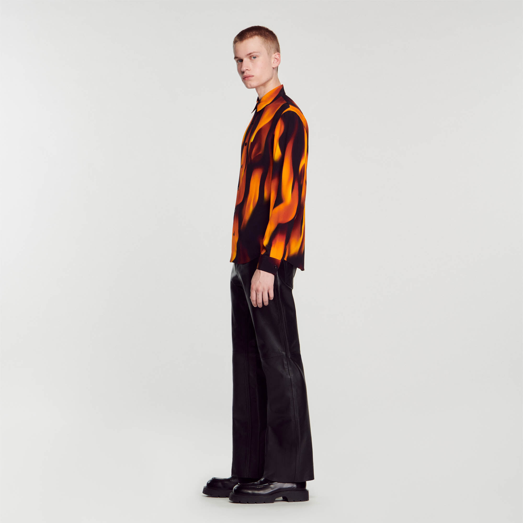 Camicia con motivi a fiamme SHPCM00945 Camicie Sandro Paris