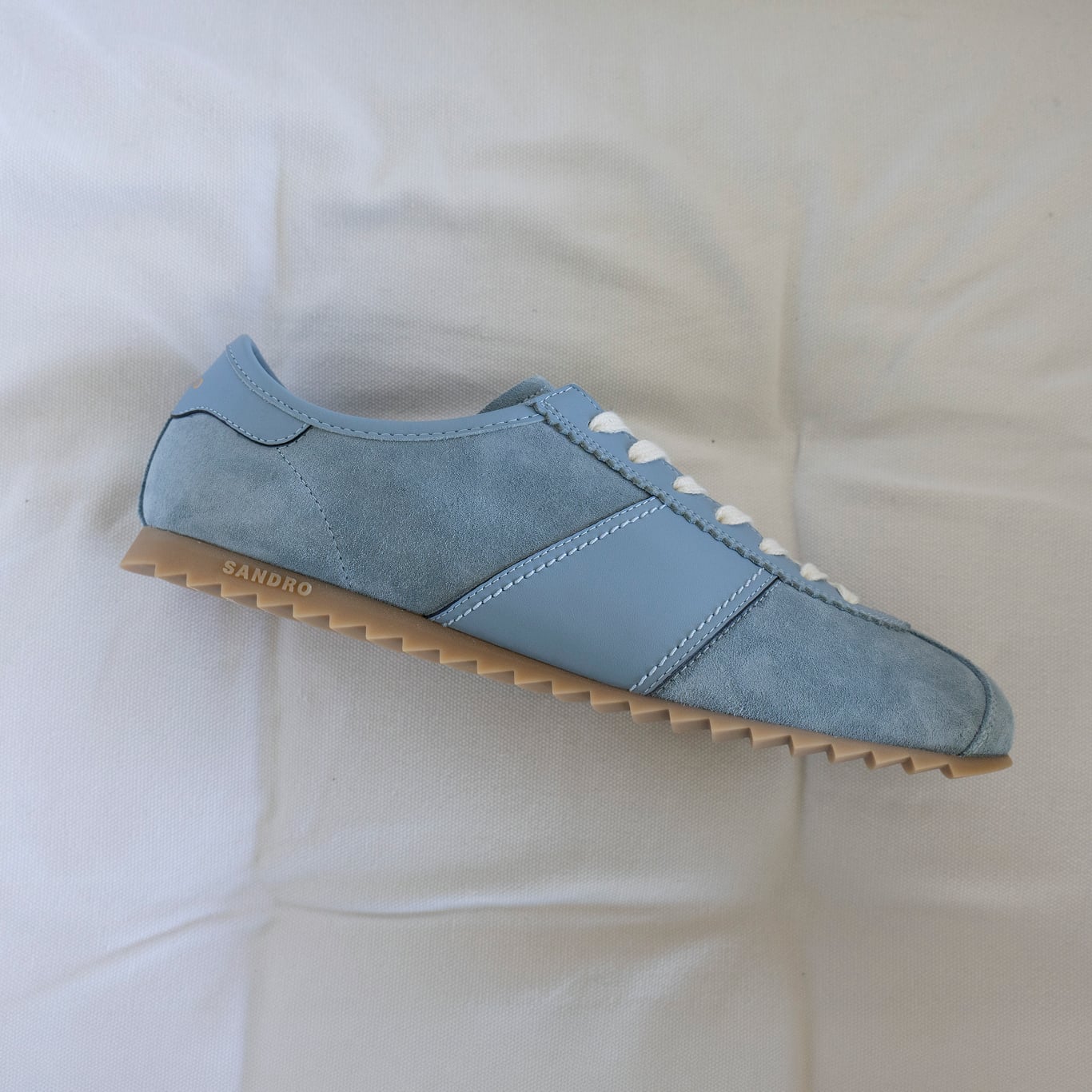 Le sneakers Soft Runner di Sandro Paris