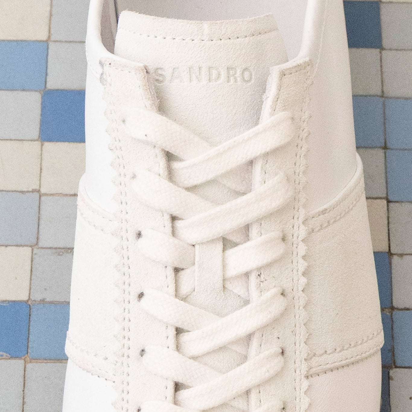Le sneakers Soft Runner di Sandro Paris