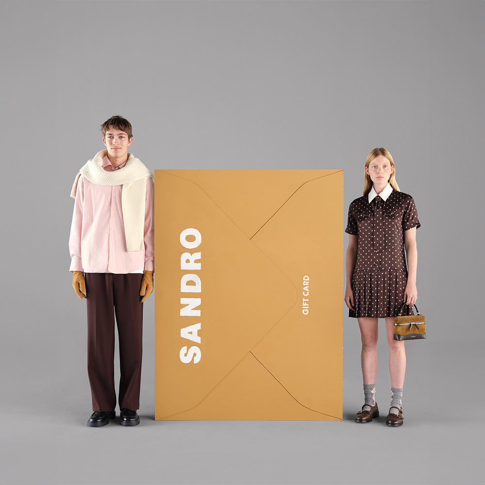 *Holiday season donna